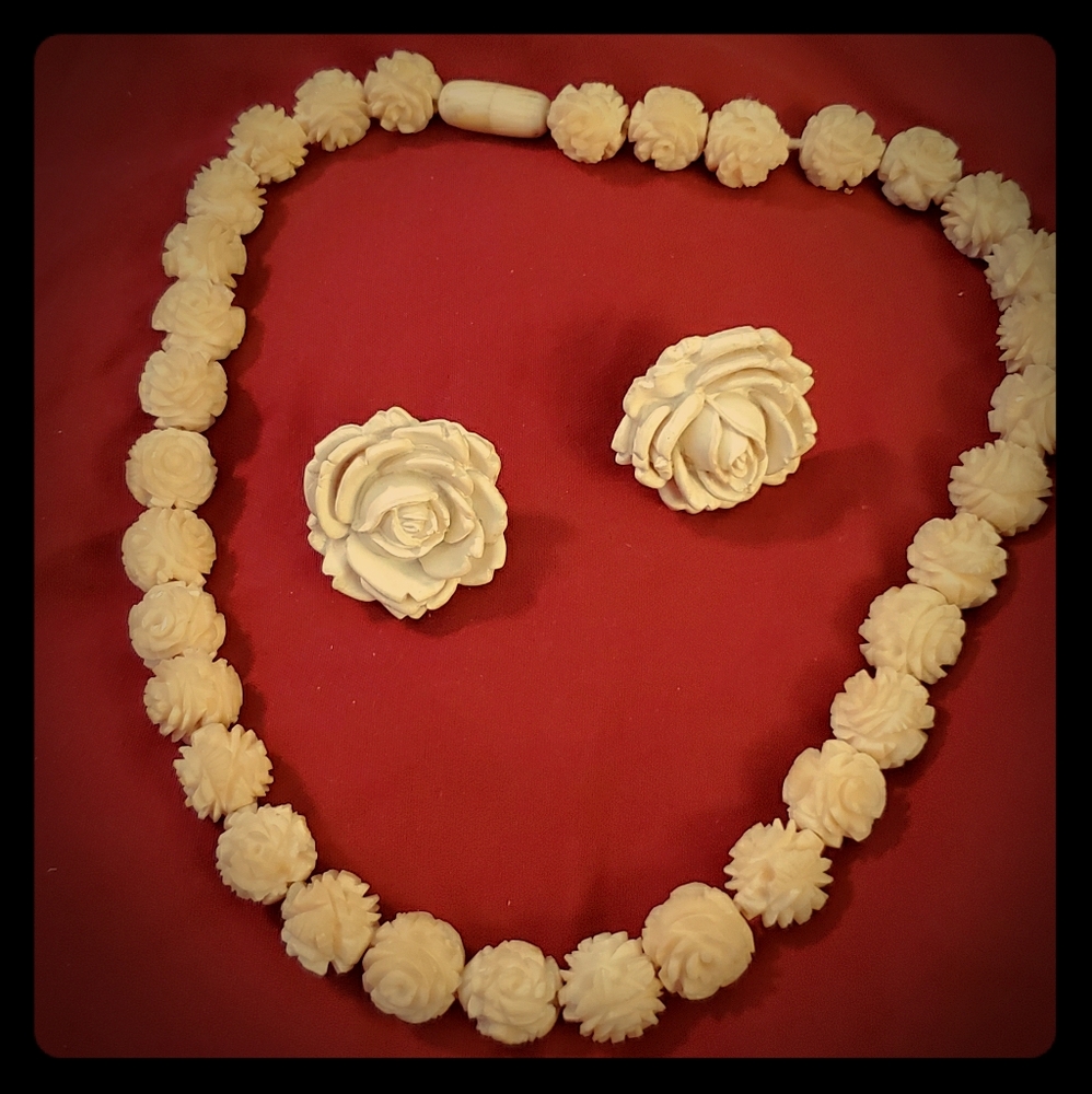 Vintage necklace and earrings set